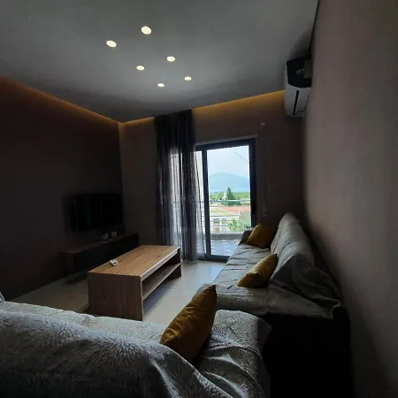 Mountain Meets Sea-spectacular View In Apartment Orikum