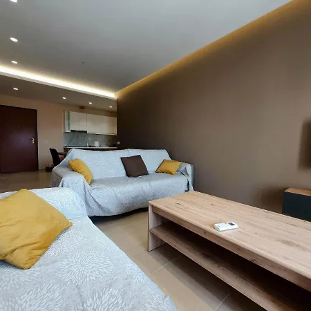 Mountain Meets Sea-spectacular View In Apartment *