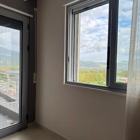 Apartment Mountain Meets Sea-spectacular View In Orikum