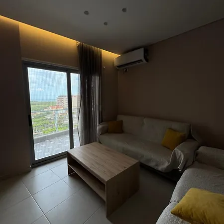 Mountain Meets Sea-spectacular View In Apartment