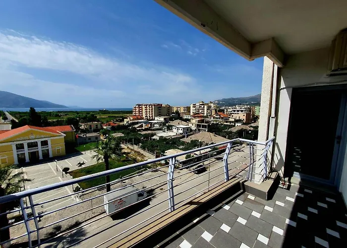 Mountain Meets Sea-spectacular View In Lägenhet