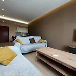Mountain Meets Sea-spectacular View In Apartment *